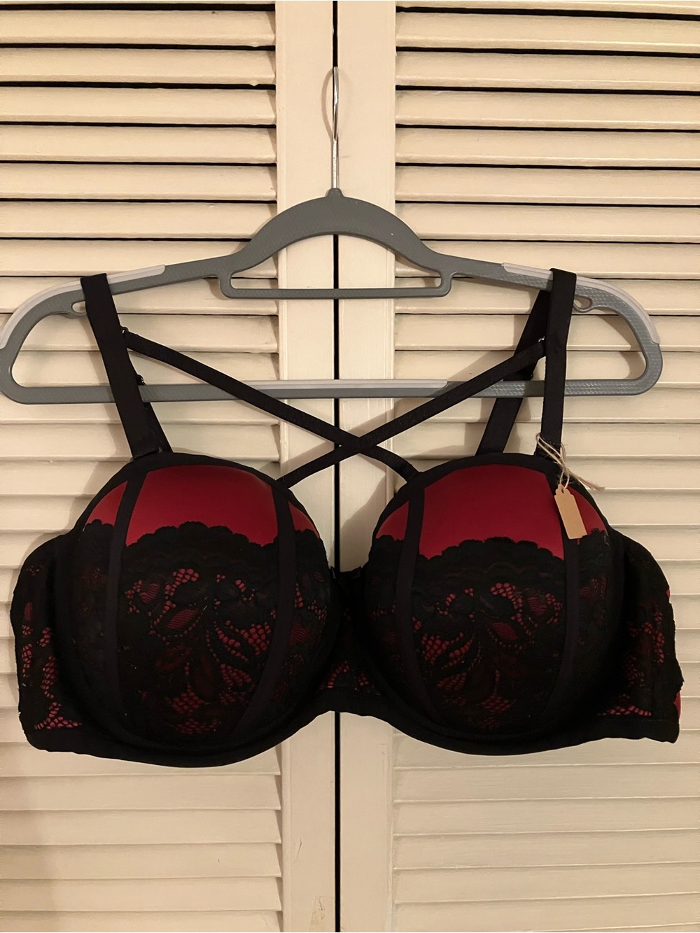 Lace Overlay Underwire Push-Up Bra in Red and Black 42DDD